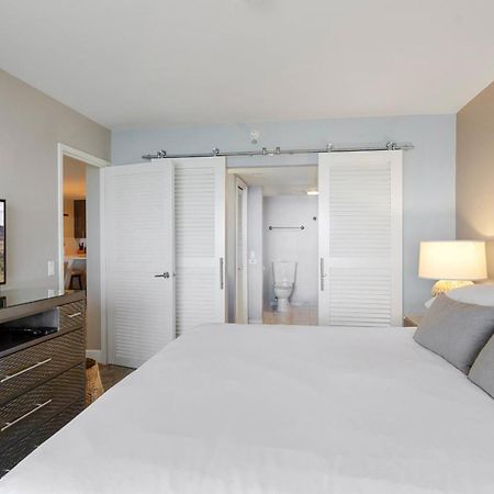 Luxury Oceanfront 2 Bedroom Apartment At Waikiki Beach Tower Honolulu Exterior foto